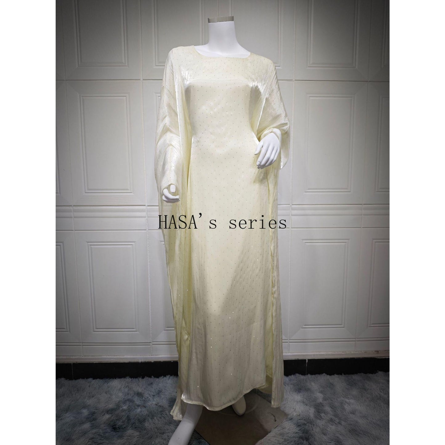 LUMAYA5105 Simple and Soft Long-sleeved Pullover Dress with A Waist-length Design, in A Solid Color for Everyday Wear.