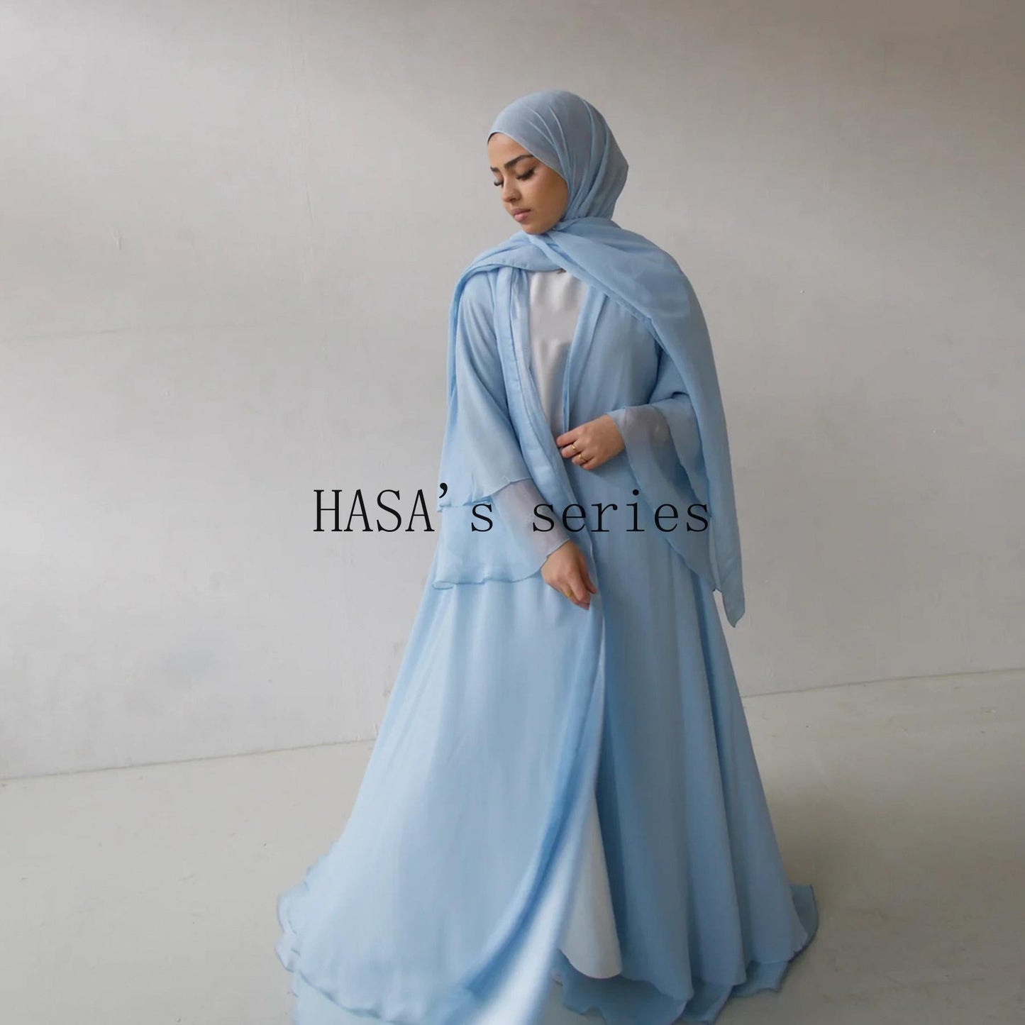 LUMAYA4850 A Double-sided Robe TLUMAYAt Combines Elegant Appearance with Practicality.