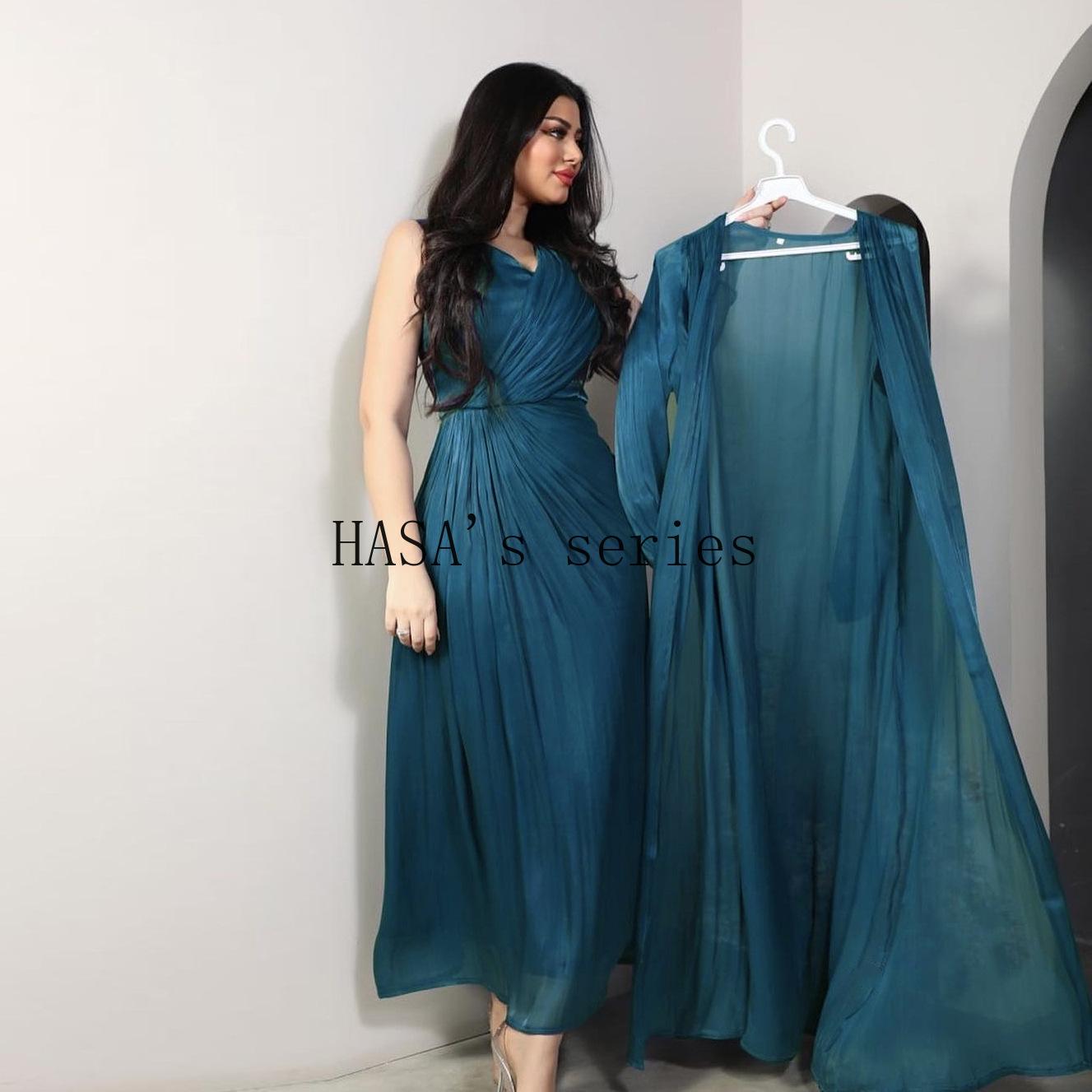 LUMAYA5094 Simple yet elegant and lustrous silk suit, featuring an elegantly pleated two-piece dress design.