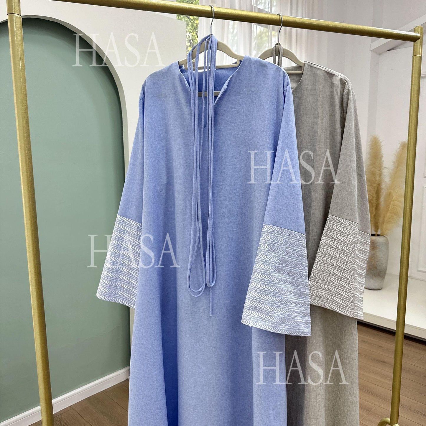 LUMAYA6490 Embroidered Panel Sleeve Long Dress