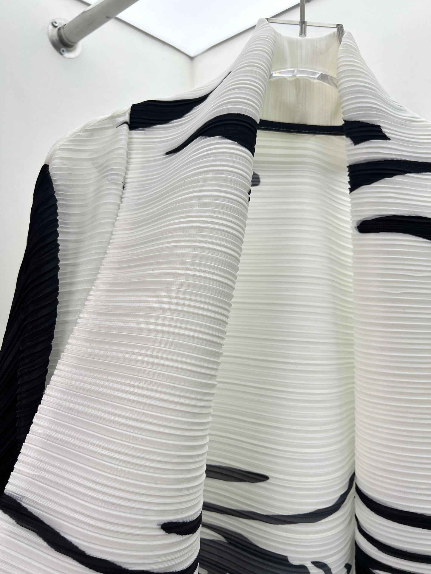 LUMAYA6726  White Abstract Belted Abaya with Artistic Prints