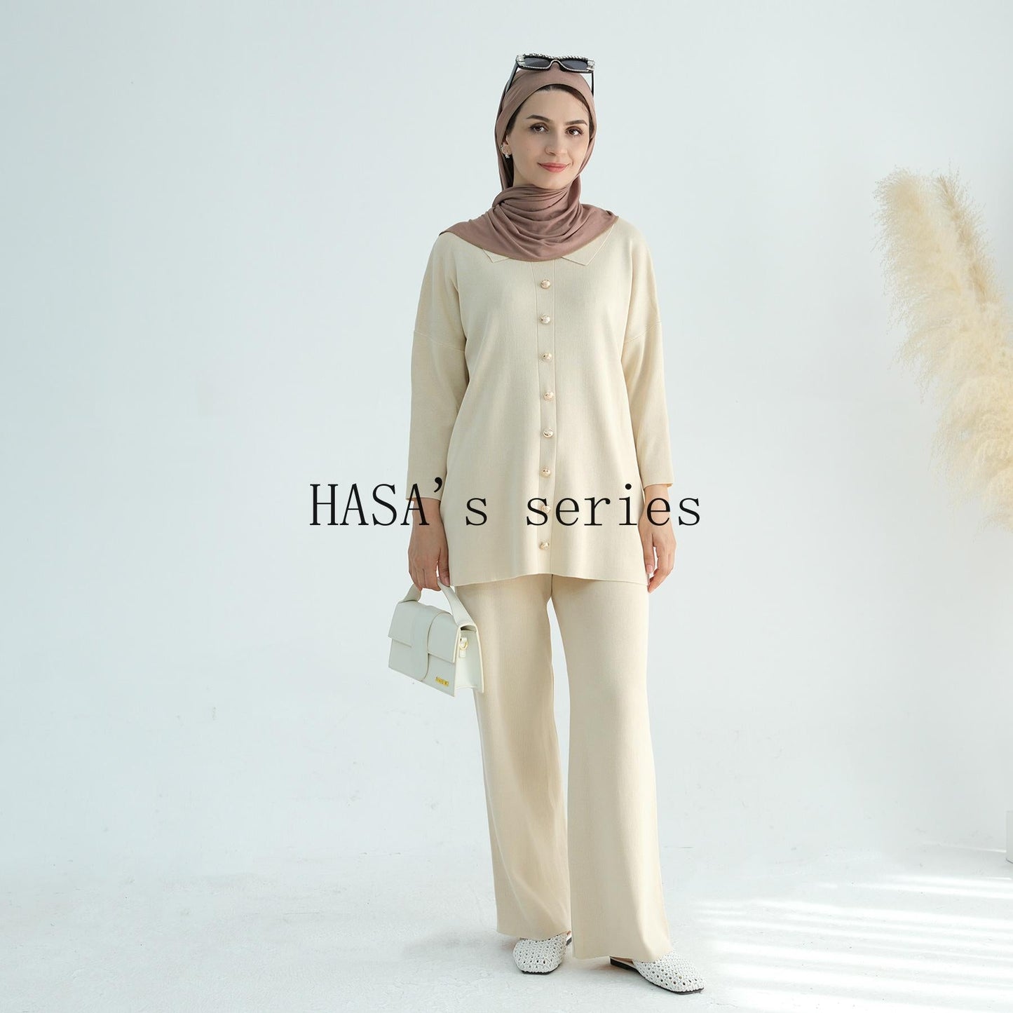 LUMAYA5100 Simple and stylish knitted two-piece set, featuring a thickened long-sleeved top and wide-leg pants.