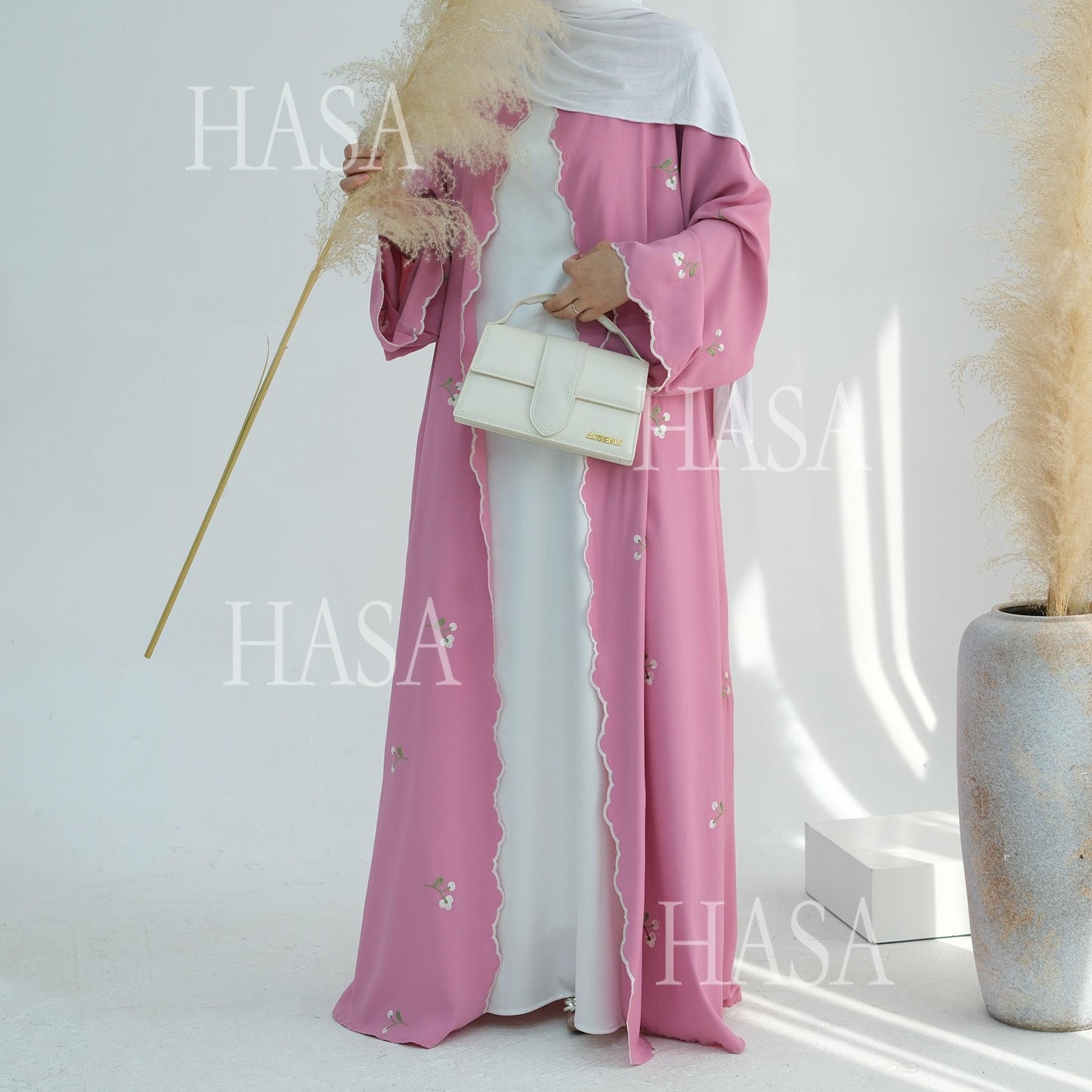 LUMAYA6472 Longline Cardigan with Delicate Floral Details and Curved Edging