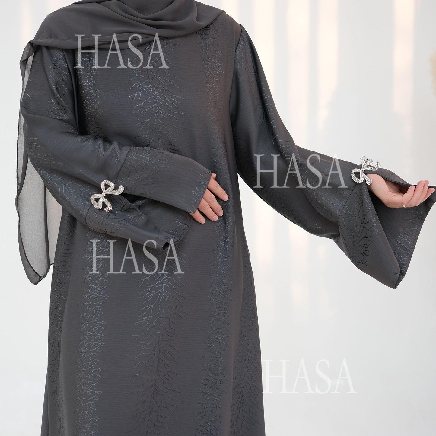 LUMAYA5867 Bow-knot Cuff Long Skirt | Elegant and Radiant