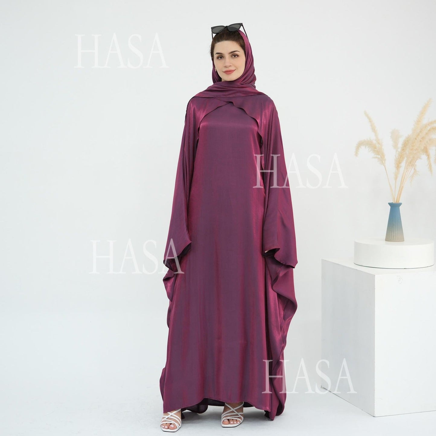 LM6584 Solid Color Beaded Loose Elegant Robe Dress