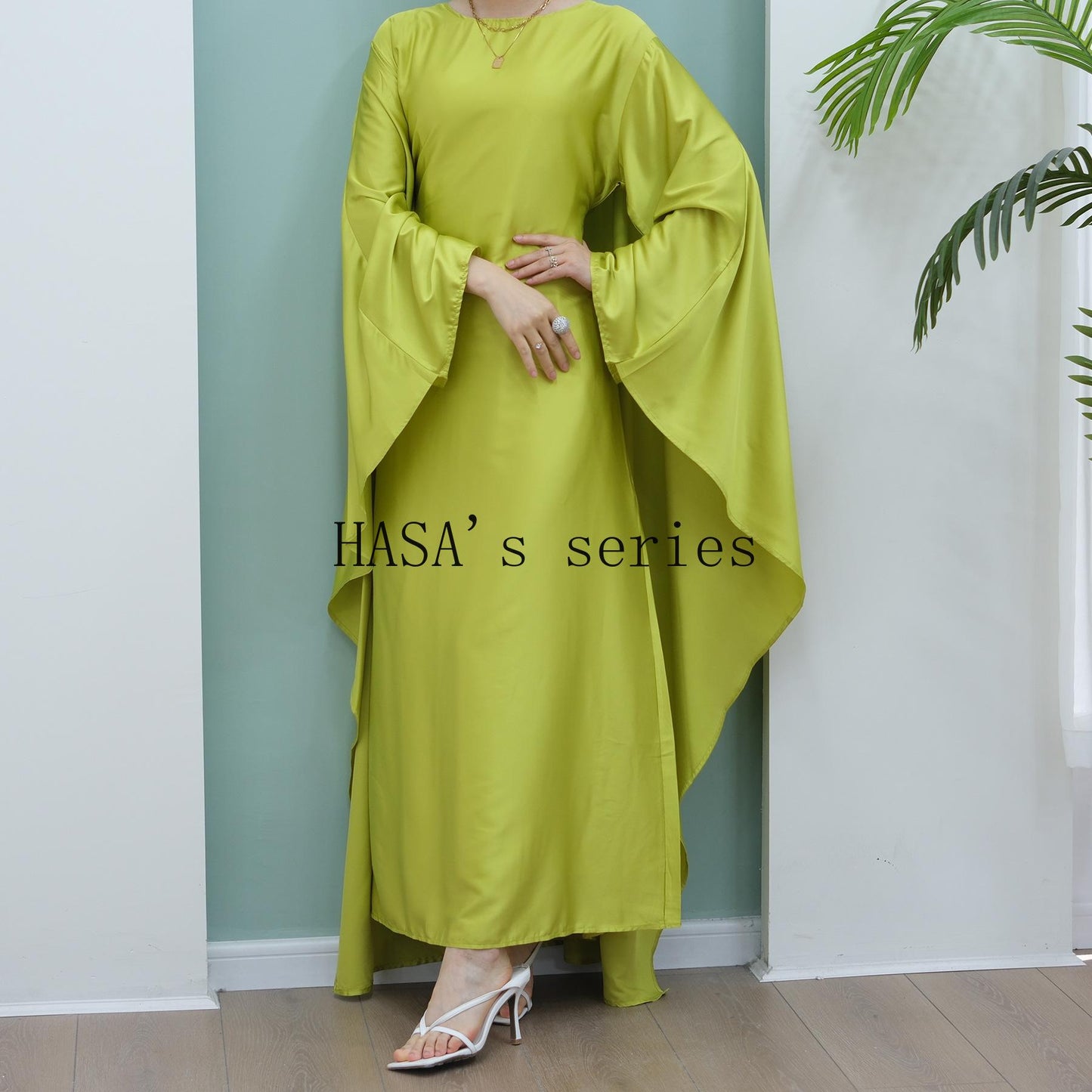 LUMAYA4835 High-density Stretch Satin Long Dress, Simple, Elegant, and Comfortable To Wear.