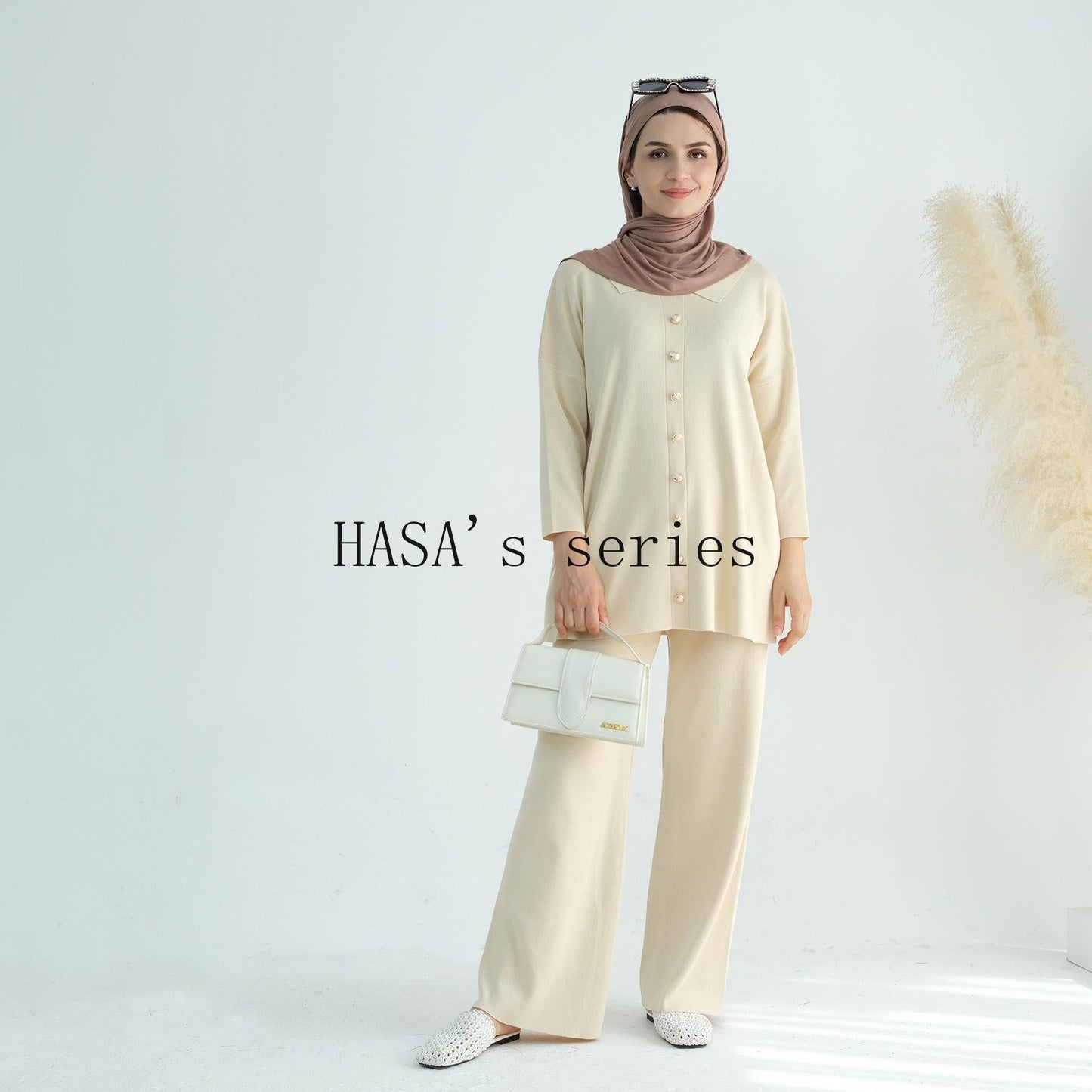 LUMAYA5100 Simple and stylish knitted two-piece set, featuring a thickened long-sleeved top and wide-leg pants.