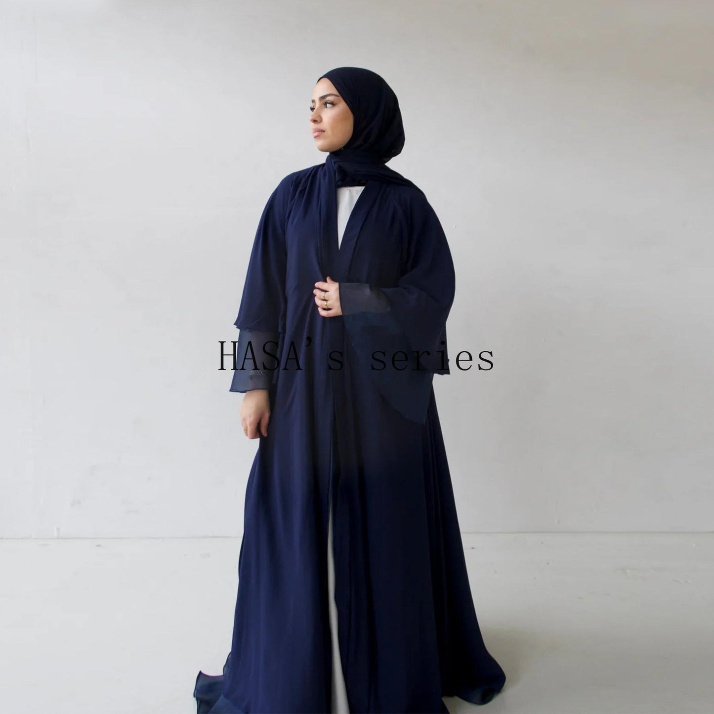 LUMAYA4850 A Double-sided Robe TLUMAYAt Combines Elegant Appearance with Practicality.
