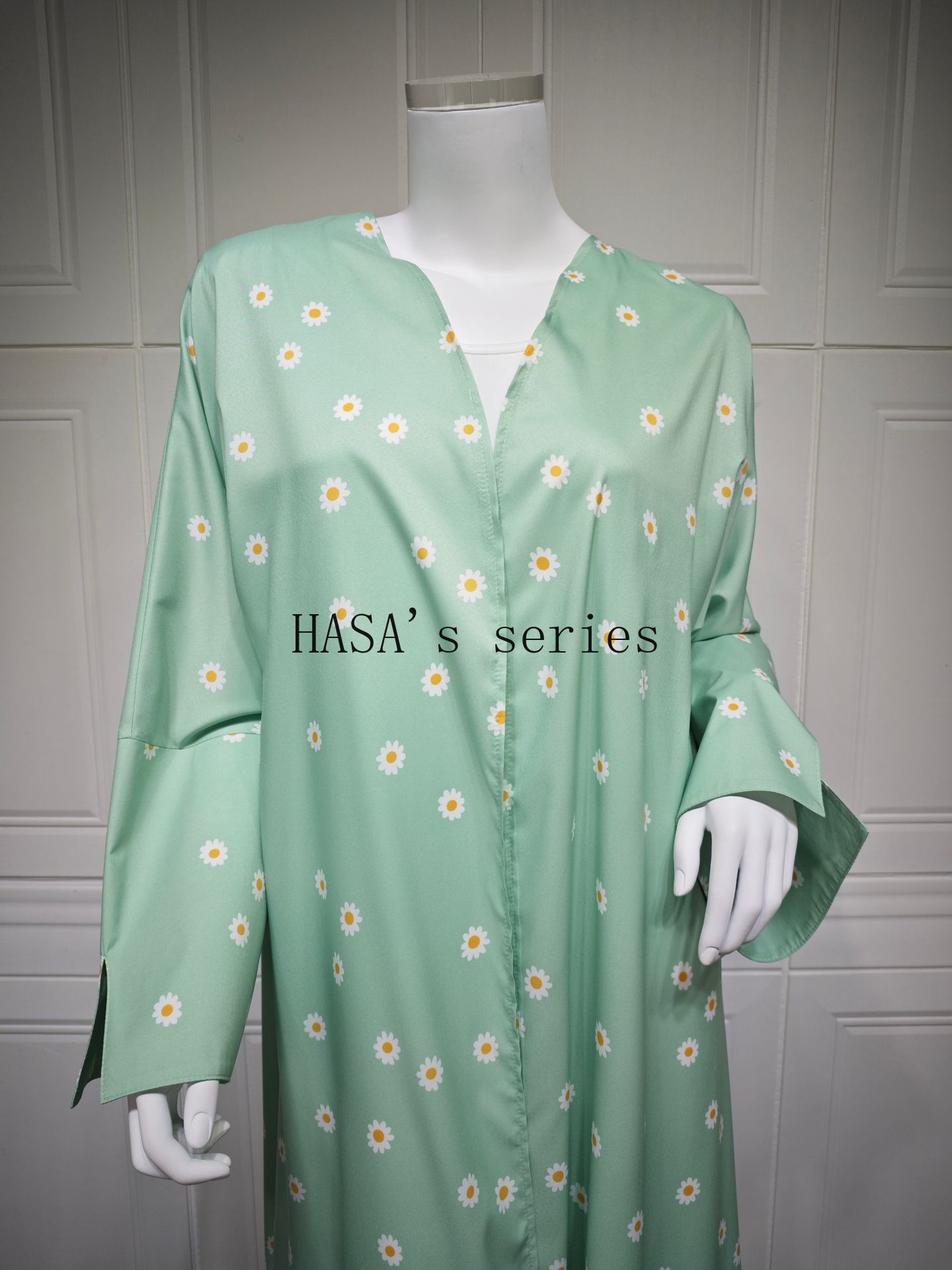 LUMAYA5104 Fresh and stylish printed loose-fitting cardigan, a long-sleeved, flowing long coat.