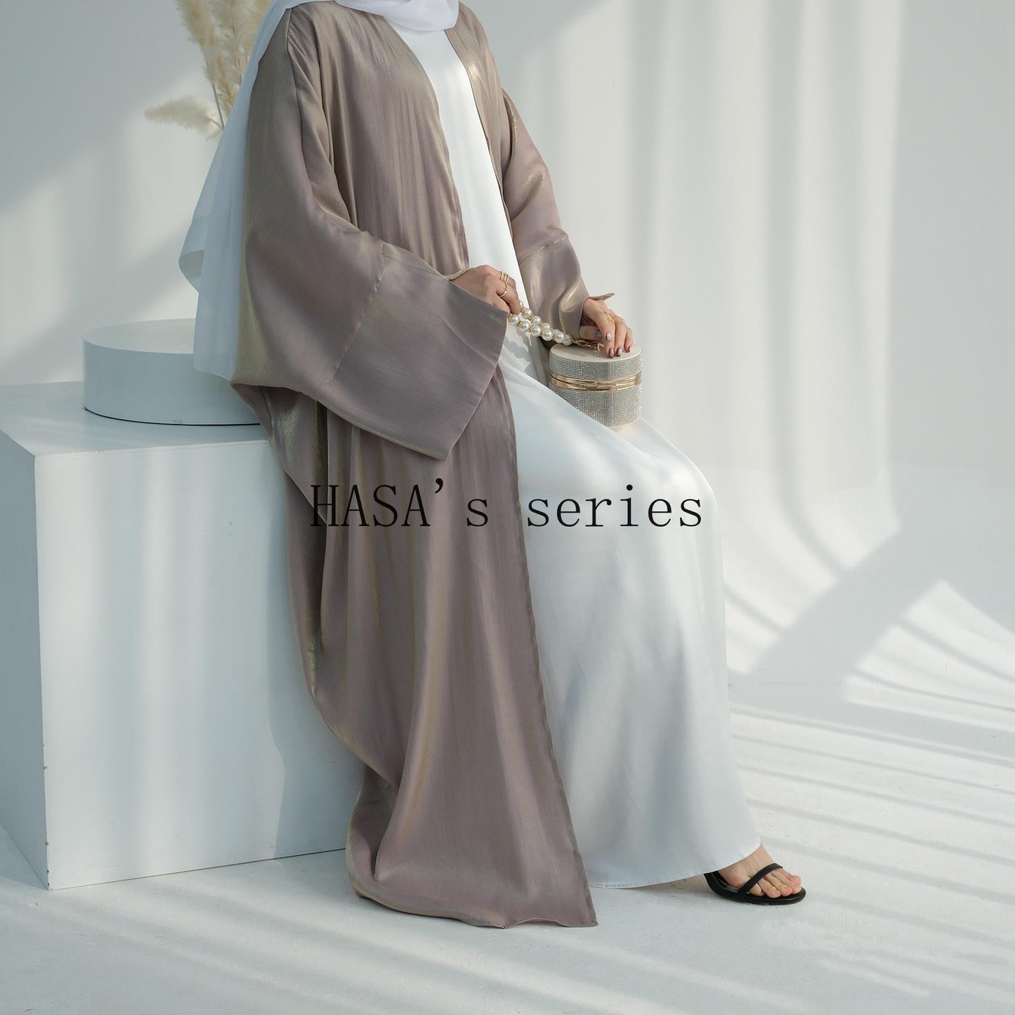 LUMAYA4831 A simple yet elegant cardigan-style robe, balancing both quality and comfort.