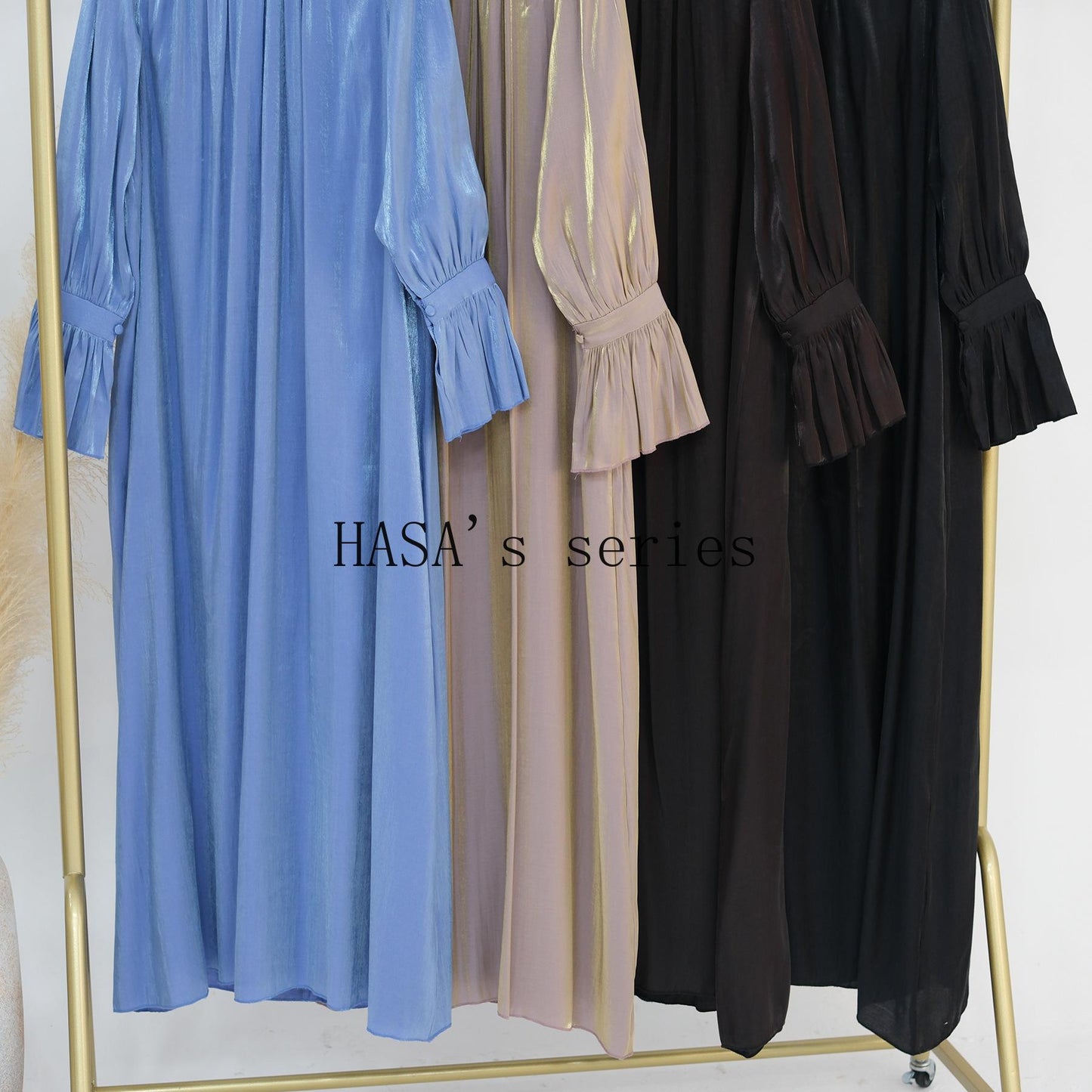 LUMAYA4857 A High-necked, Belted Dress, A Classic Style TLUMAYAt Exudes Elegant CLUMAYArm.