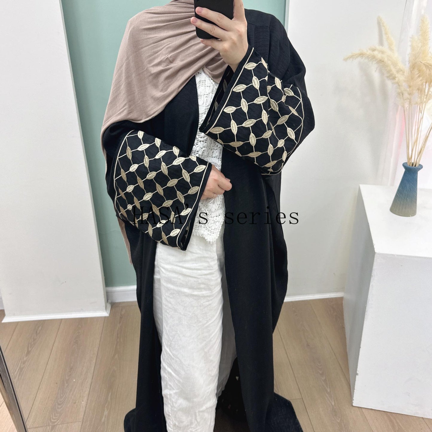 LUMAYA4840 Elegant long robe with geometric embroidery, a simple and traditional style dress.