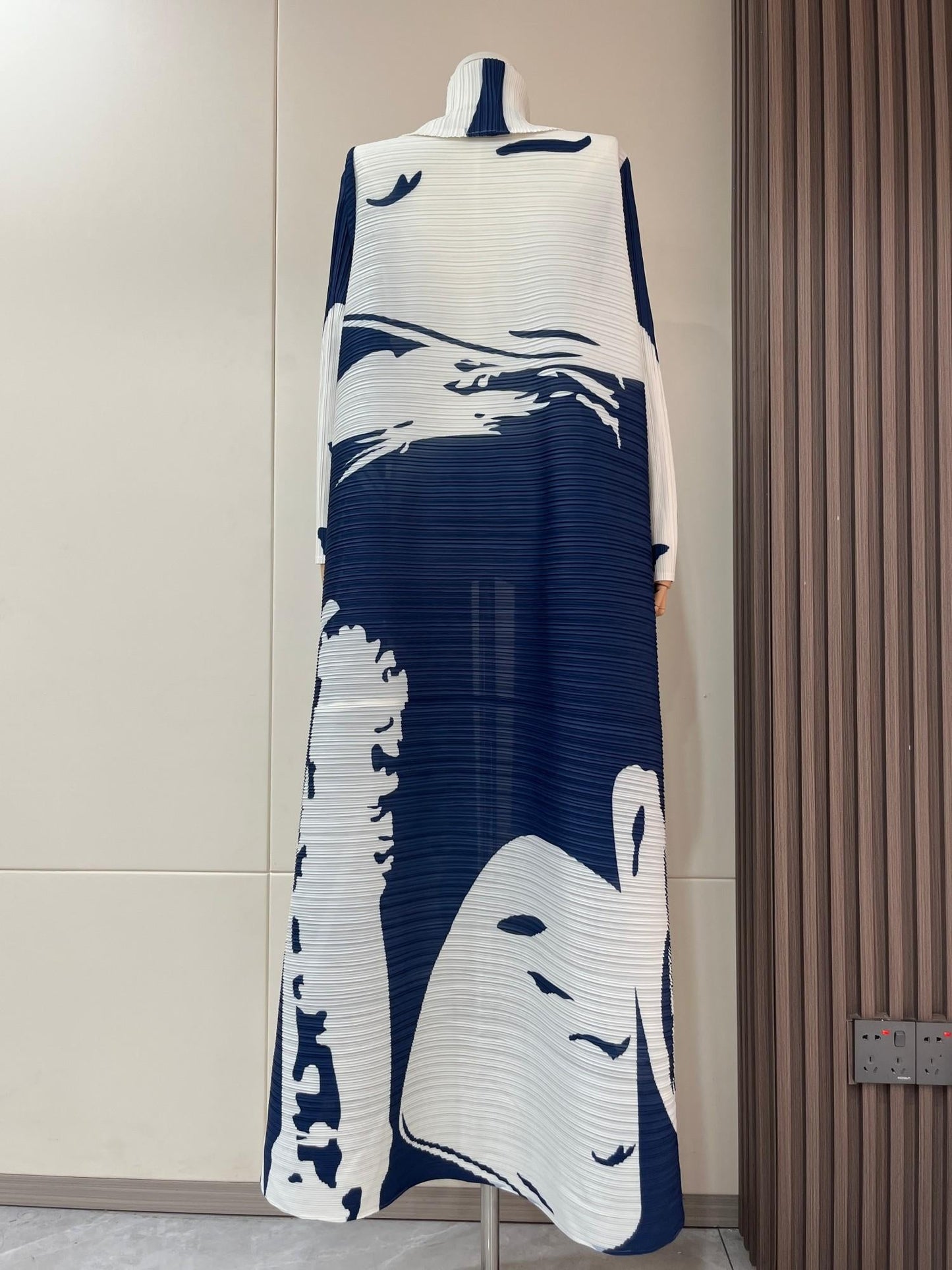 LUMAYA6725 Indigo Whispers Navy & White Abstract Printed Abaya