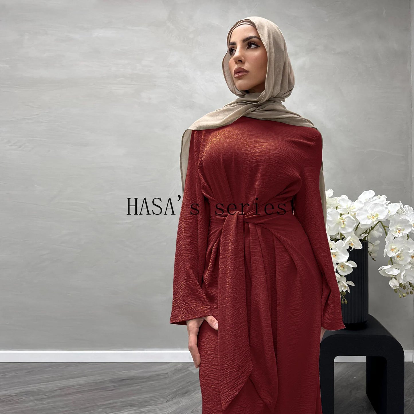 LUMAYA4828 An Elegant Dress with A Soft, Tie-up Design and A Naturally Flowing, Long Silhouette.