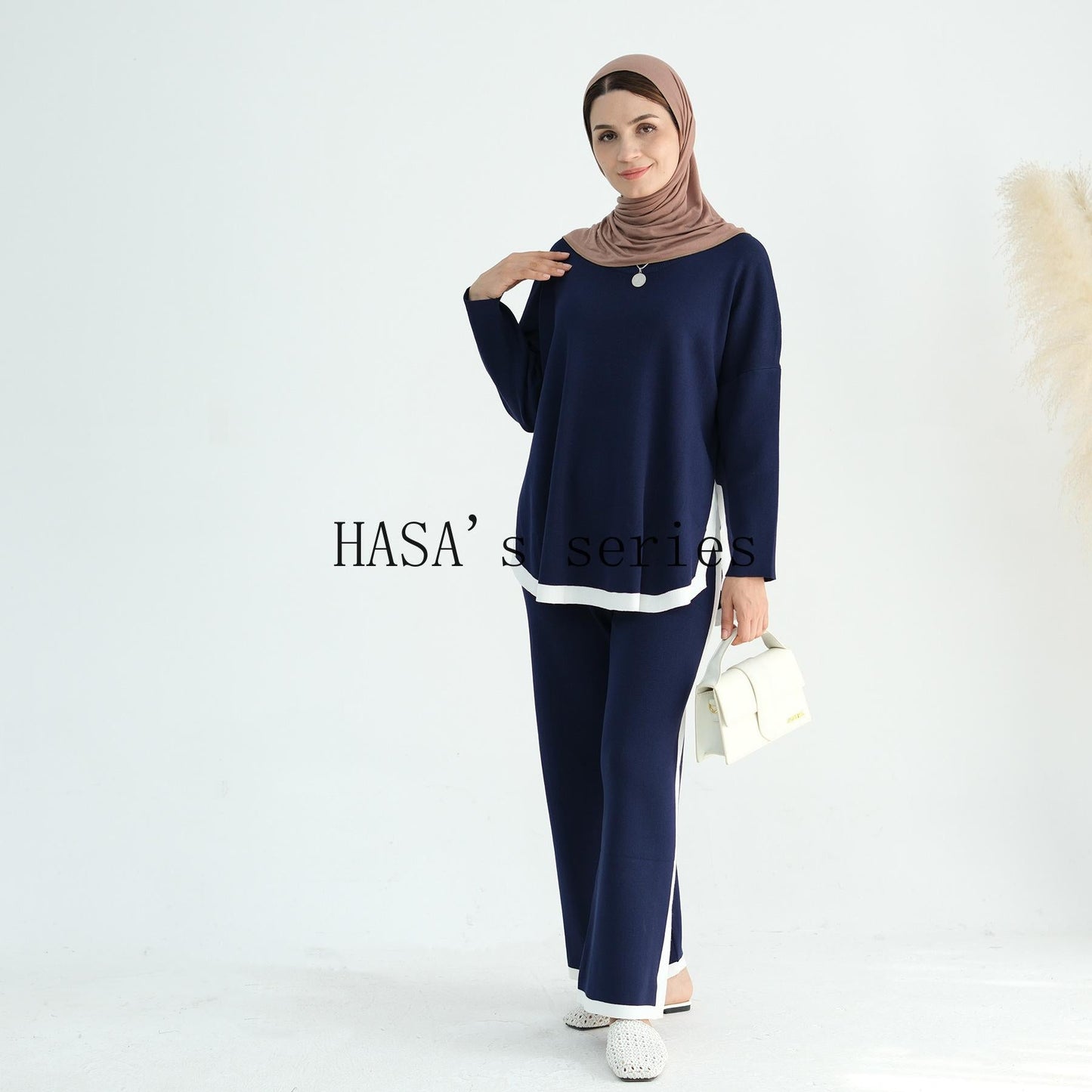 LUMAYA5149 Simple and elegant knitted set, featuring a loose-fitting, thick, long-sleeved two-piece design.