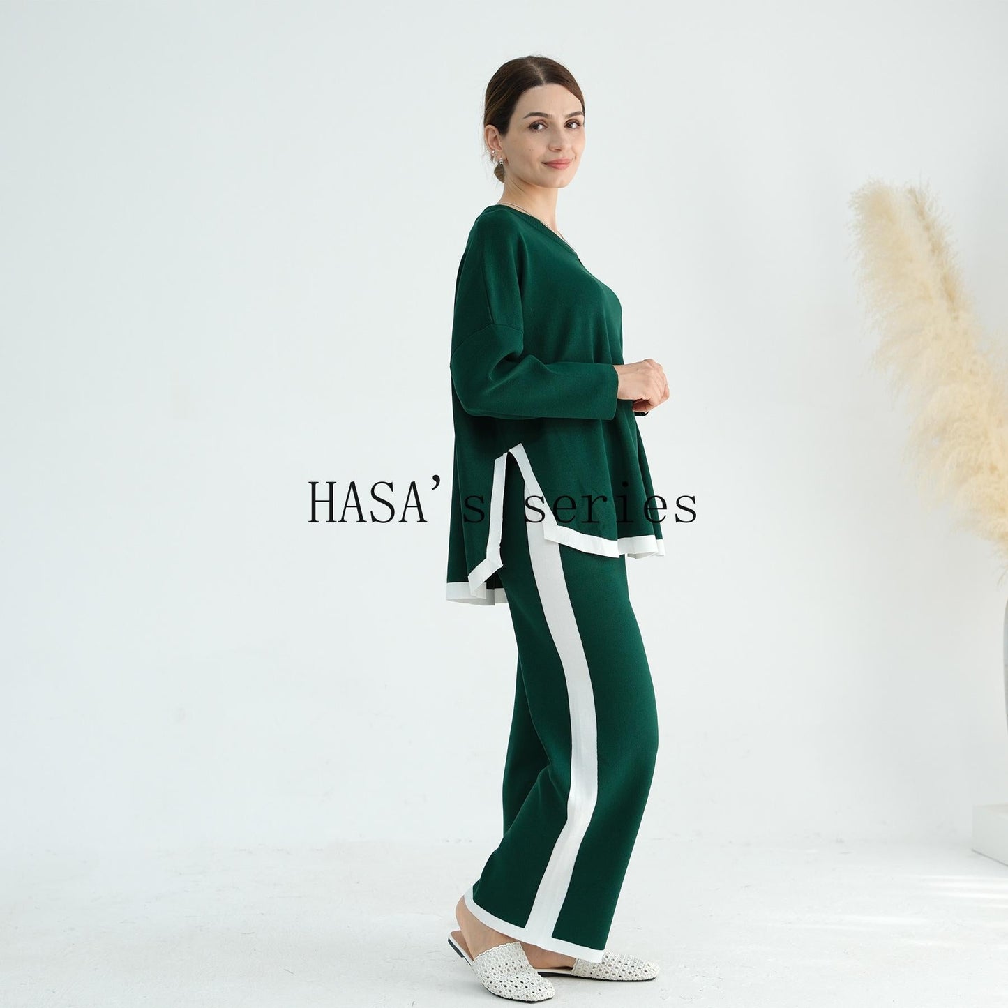 LUMAYA5149 Simple and elegant knitted set, featuring a loose-fitting, thick, long-sleeved two-piece design.