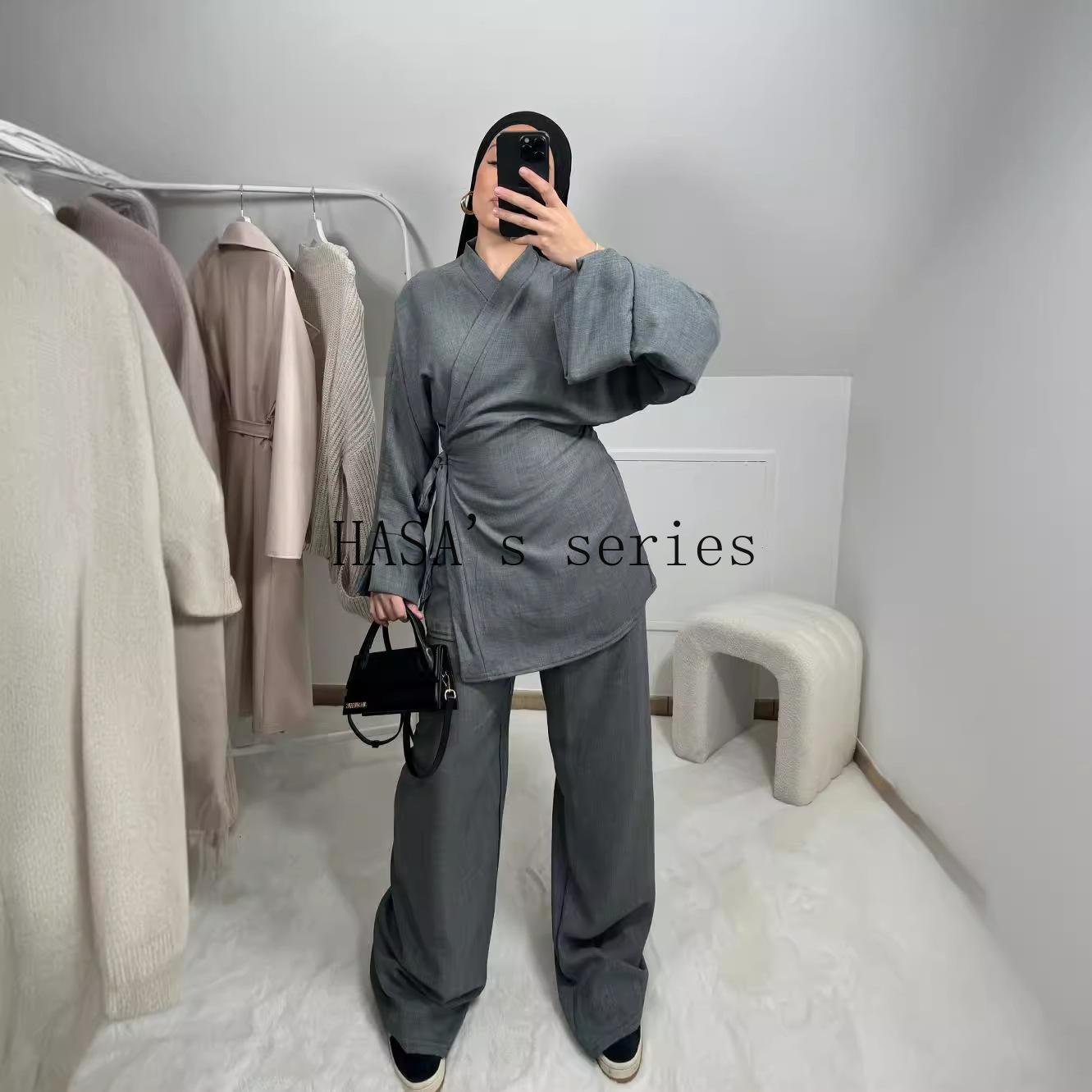 LUMAYA4830 A Simple, Tie-front Top Paired with Wide-leg Pants – A Comfortable Two-piece Set Suitable for Everyday Wear.