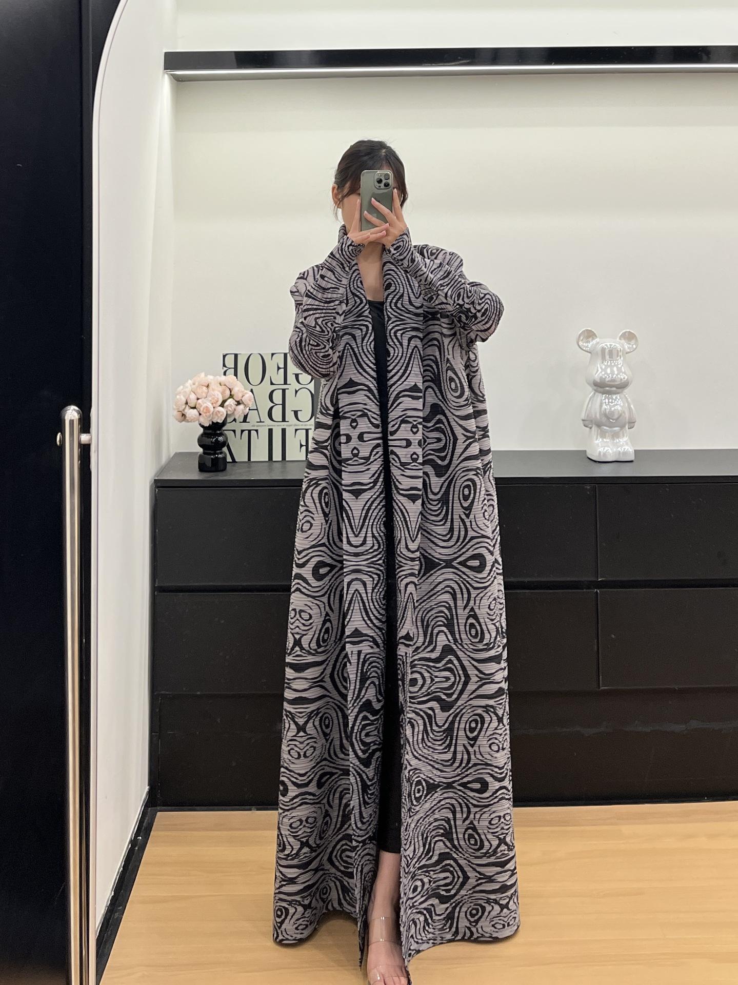 LUMAYA6723 Monochrome Swirl | Black & Grey Abstract Printed Abaya