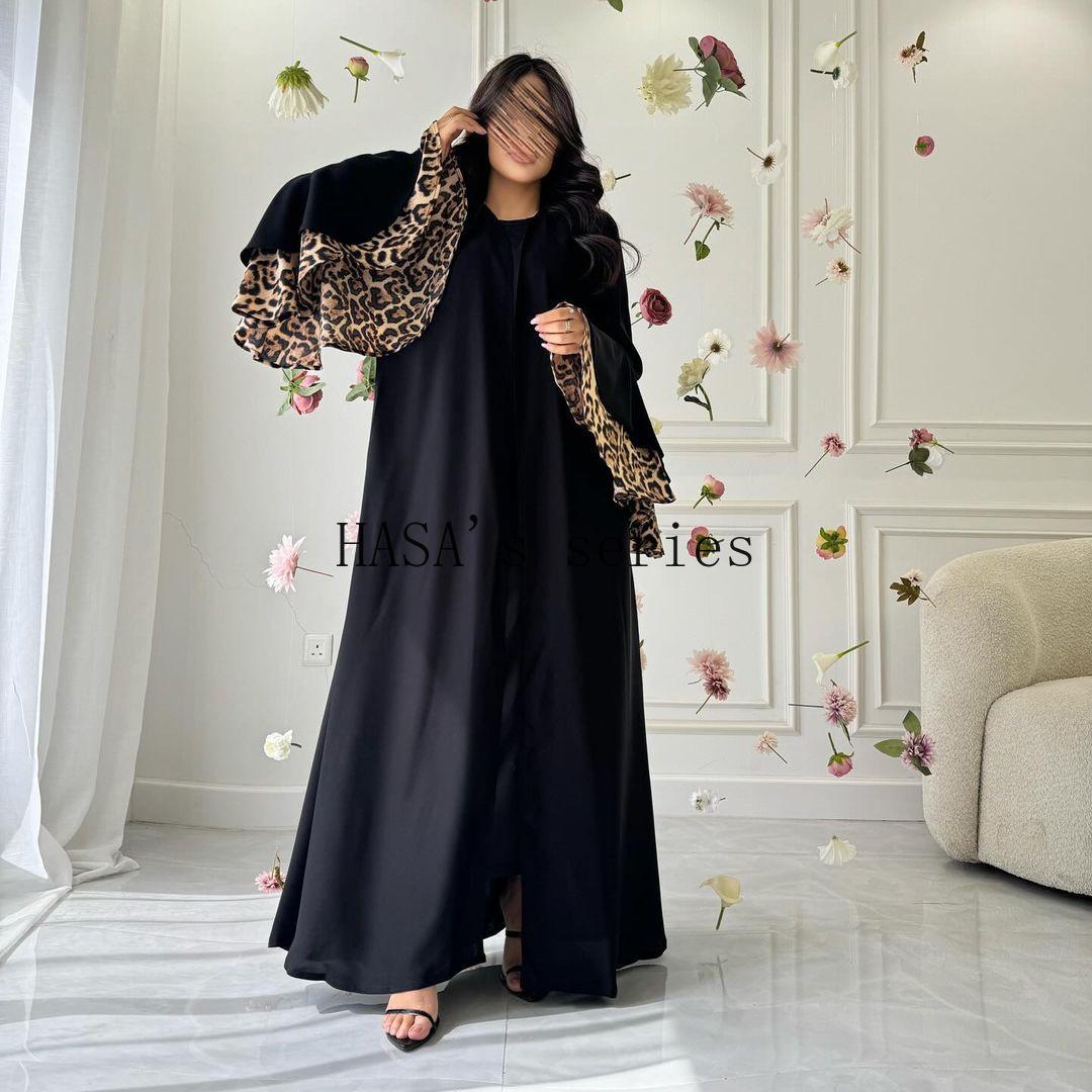 LUMAYA5103 A black robe with leopard print details, a simple and elegant cardigan-style dress.