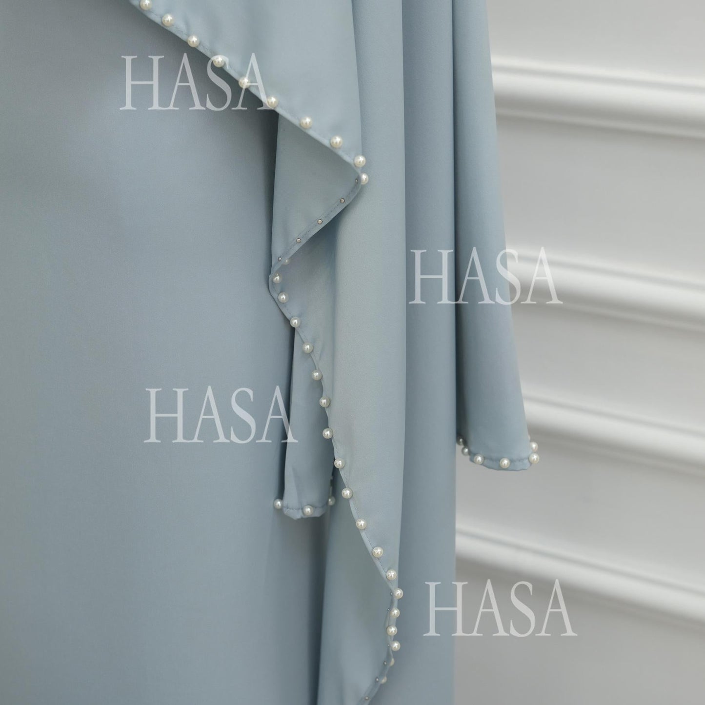 LUMAYA6697 Robe Decorated with Pearls and Beads.