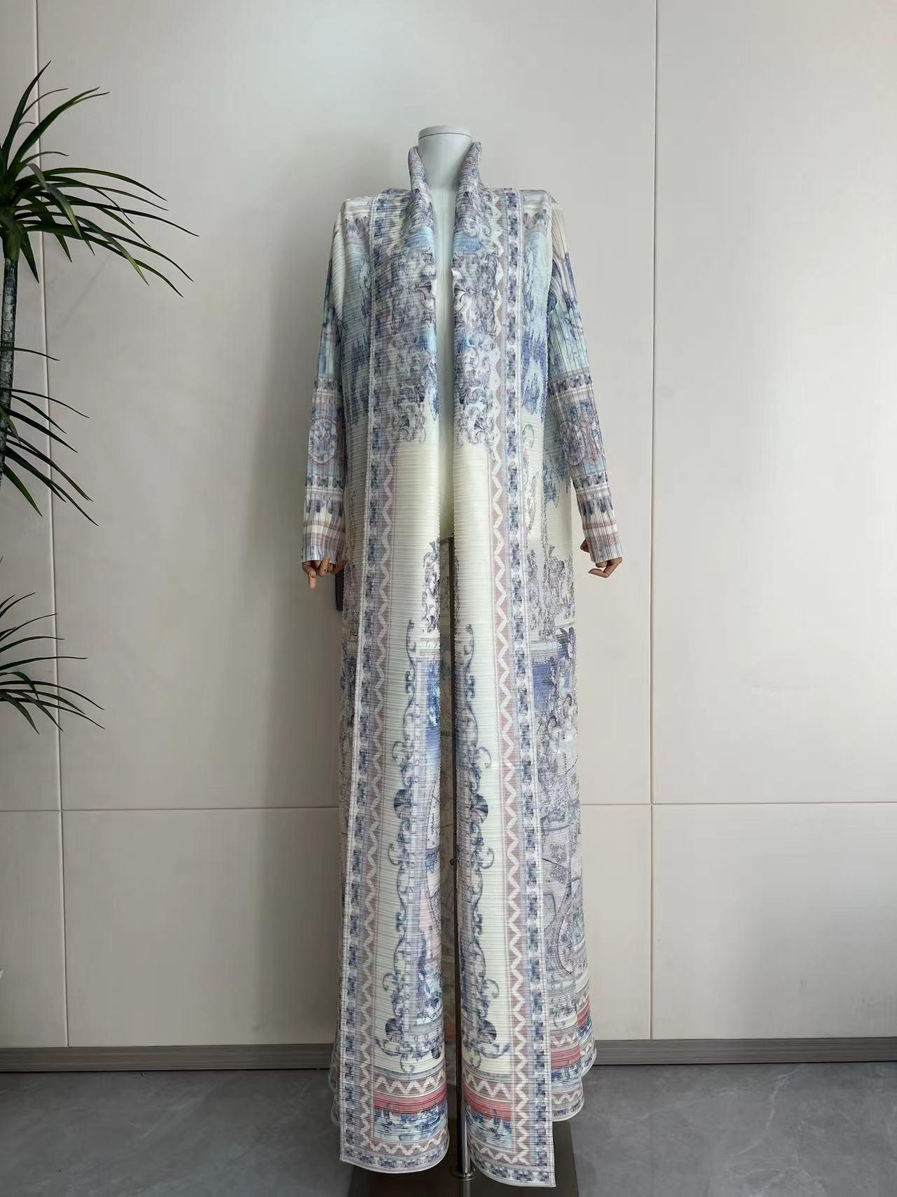 LUMAYA5840 Light-colored, All-over Print, Open-front Long Coat