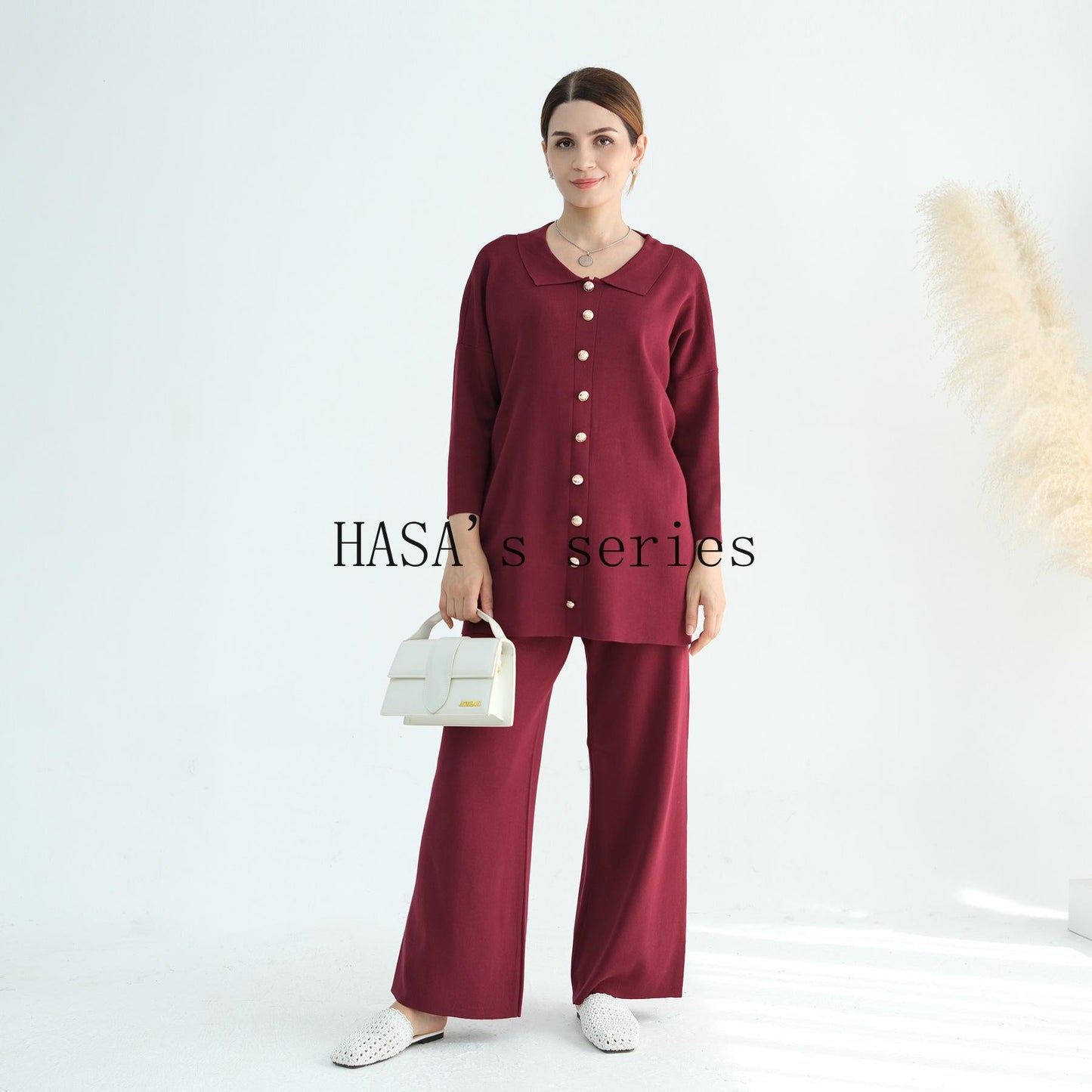 LUMAYA5100 Simple and stylish knitted two-piece set, featuring a thickened long-sleeved top and wide-leg pants.