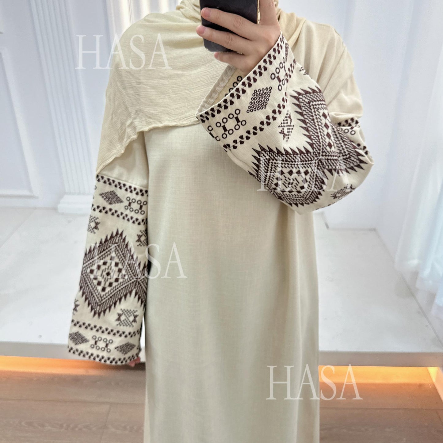 LUMAYA6533 Long robe with wide sleeves and exquisite embroidery