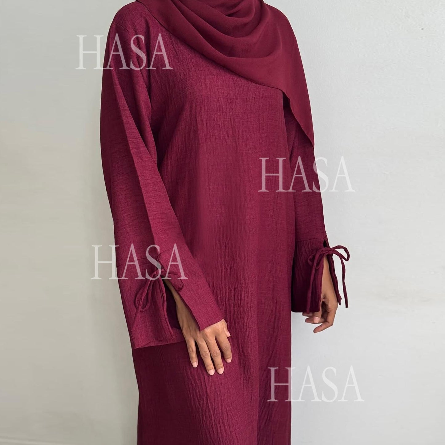 LUMAYA5864 Fashionable solid color hooded robe, simple and elegant, showing a casual style
