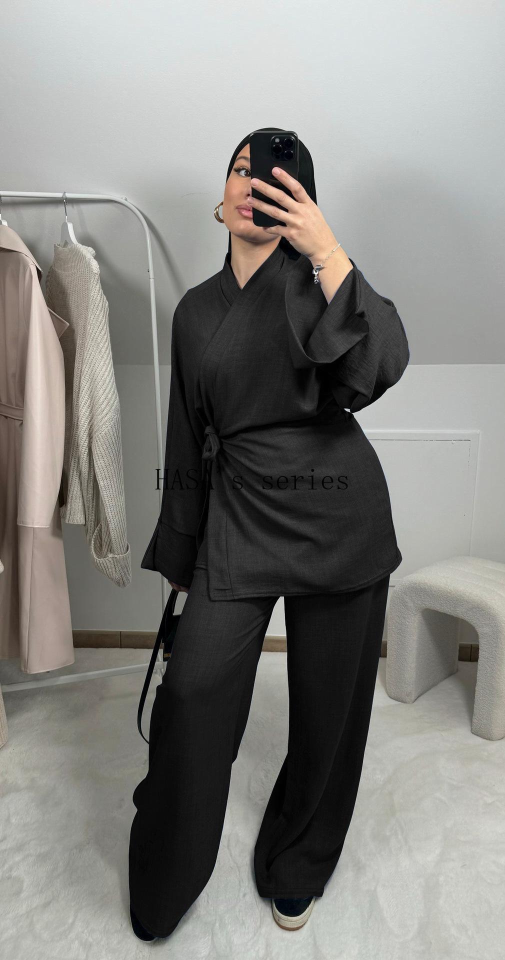 LUMAYA4830 A Simple, Tie-front Top Paired with Wide-leg Pants – A Comfortable Two-piece Set Suitable for Everyday Wear.