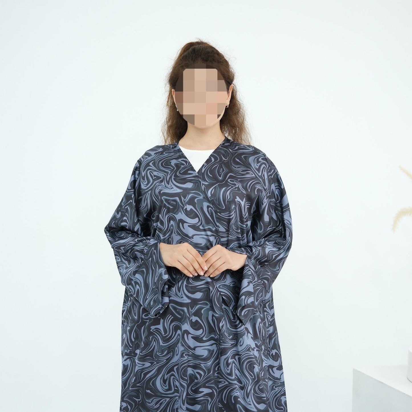 LM6555 Fashionable printed long-sleeved dress with an ankle-length cardigan style