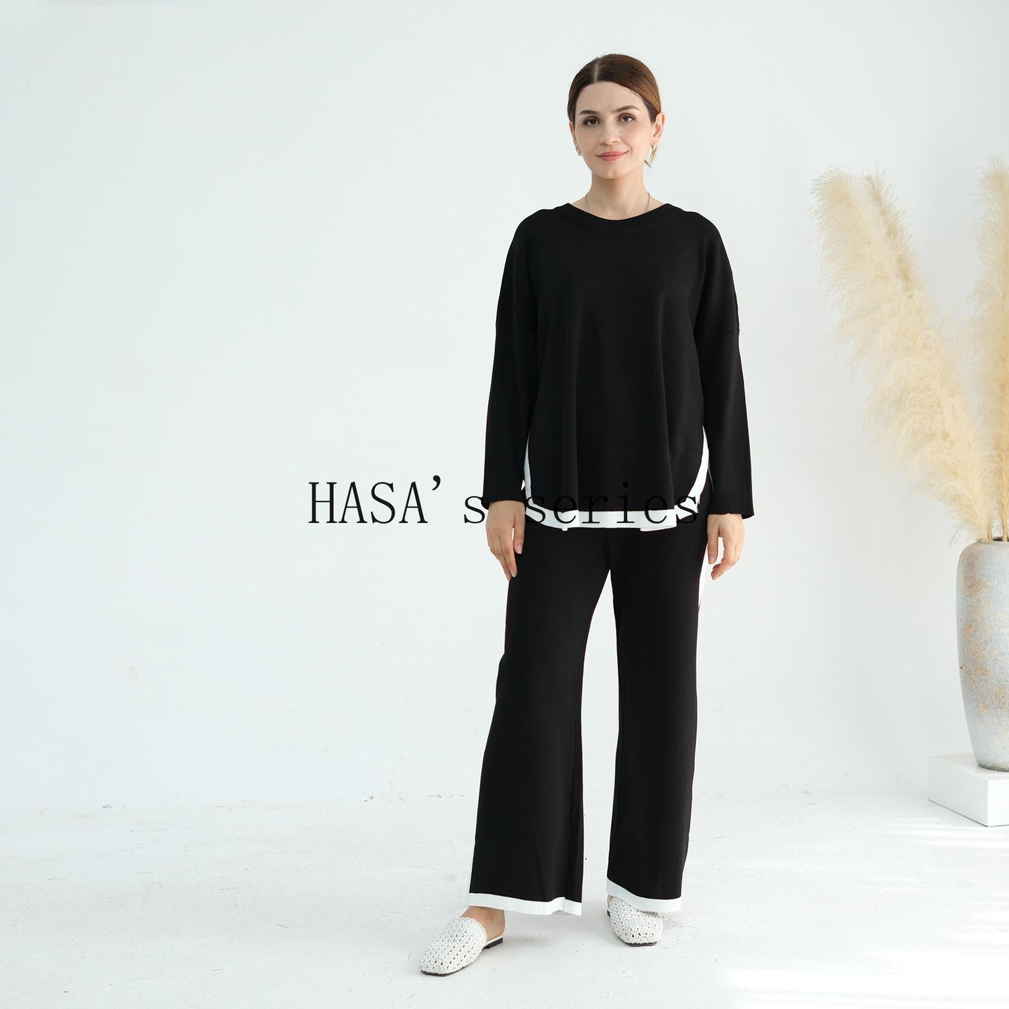 LUMAYA5149 Simple and elegant knitted set, featuring a loose-fitting, thick, long-sleeved two-piece design.